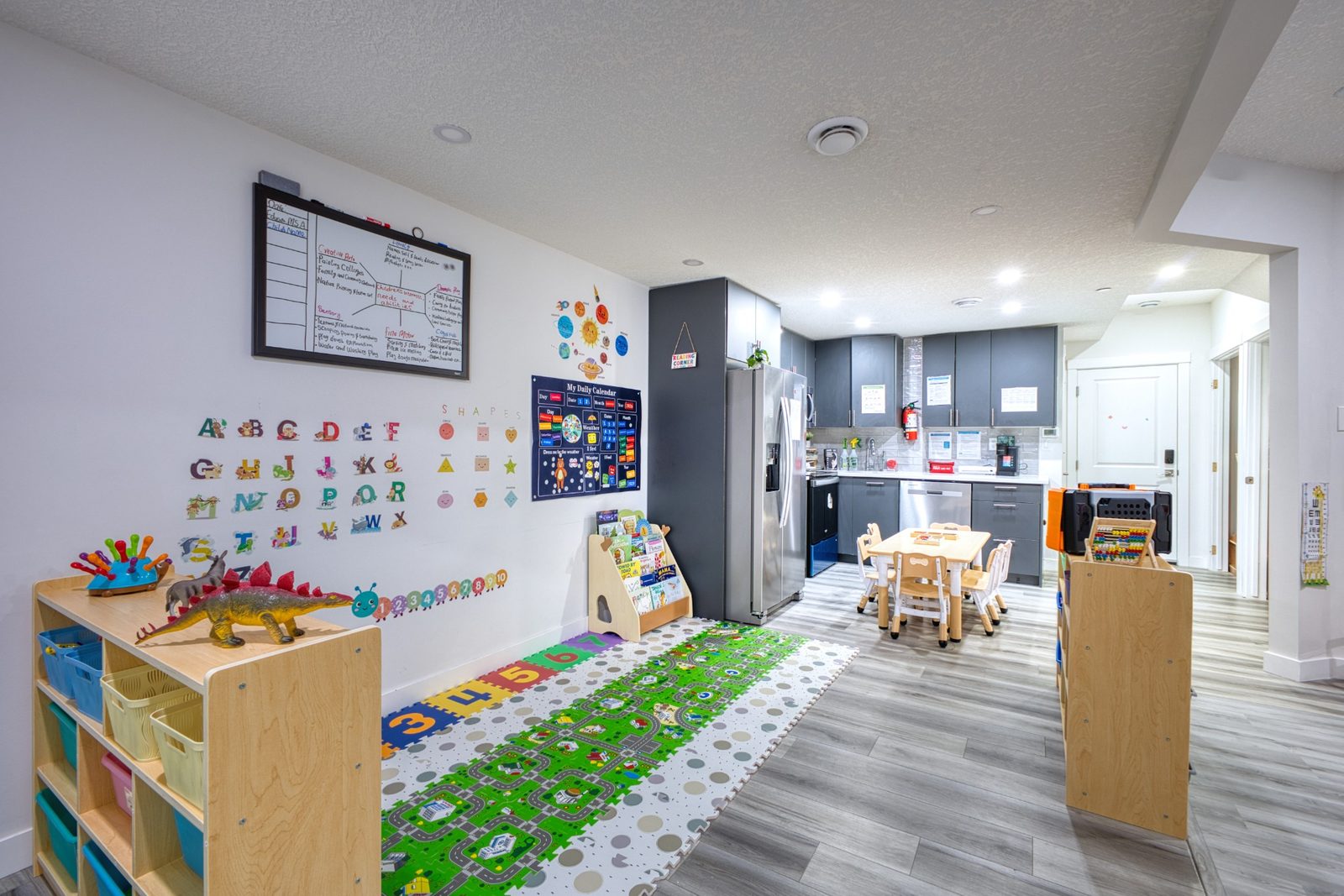 Bright learning & play space